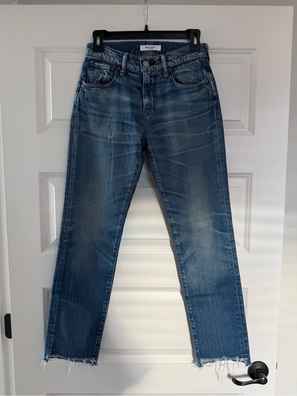NWOT Moussy Vintage Slim Straight Jean